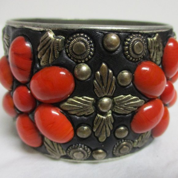 ***SOLD*** Wide Metal Cuff Bracelet Red Slag Glass Cabochon Inlay 2" - Picture 5 of 5